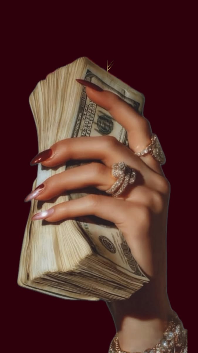 Cash Queen – Stack of Ambition - Luxury metal wall art plate