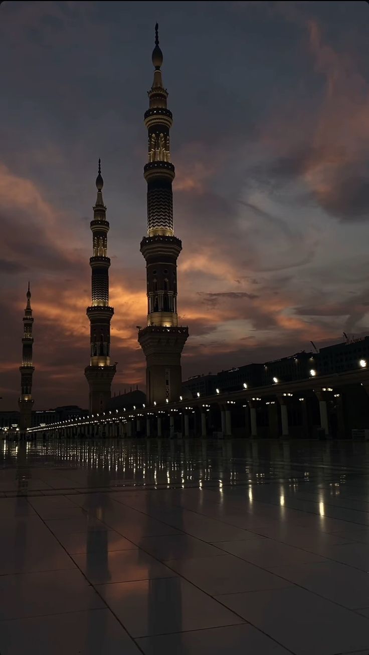 The Prophet’s Mosque at Dusk - Islam metal wall art plate