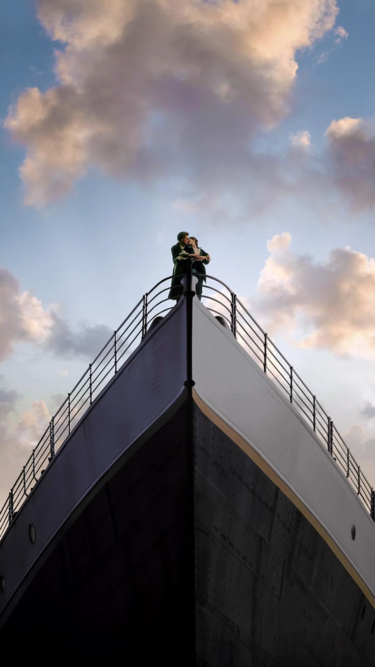 Titanic – At the Bow - Movies/Shows metal wall art plate