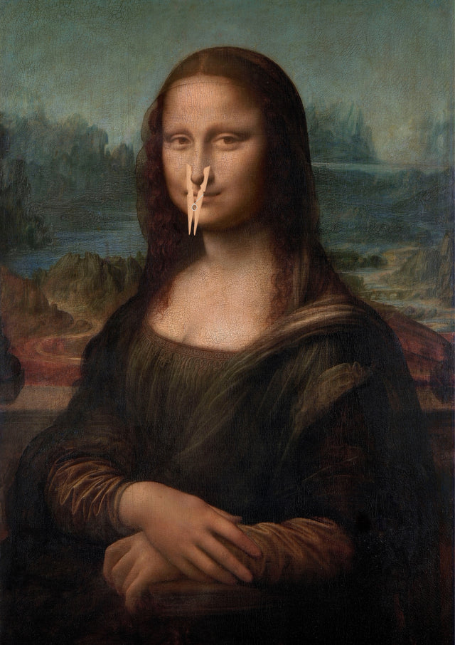 Mona Lisa – Peg - the famous smile, unmoved, with a clothes peg clipped to her nose, on a metal wall art plate